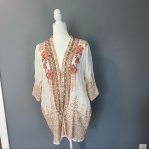 Johnny Was blouse with beautiful embroidery 🤍🤍🤍💗